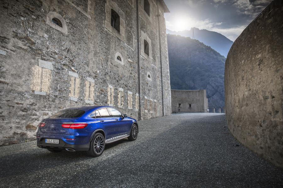  Mercedes-Benz GLC250 4Matic AMG Line Coupe 2016 года  (фото 10 из 32)